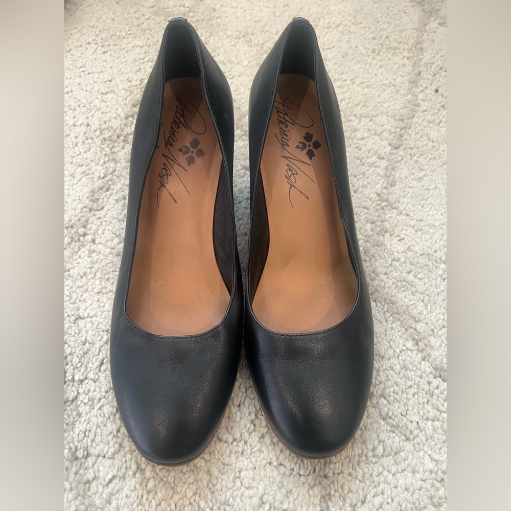 Patricia Nash Anita Block Heel Pumps, color Black, Size 7